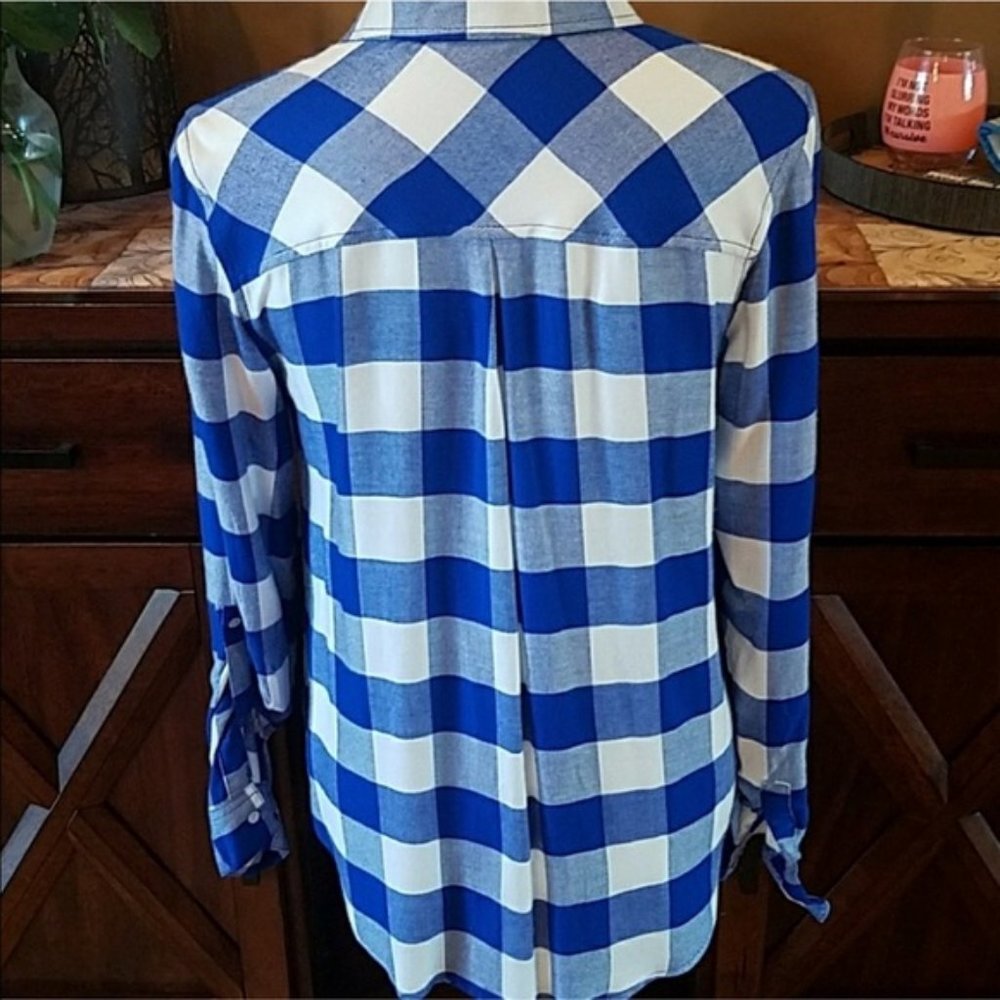 NWOT Long Sleeved Blue and White Check Button Down - Picture 3 of 4